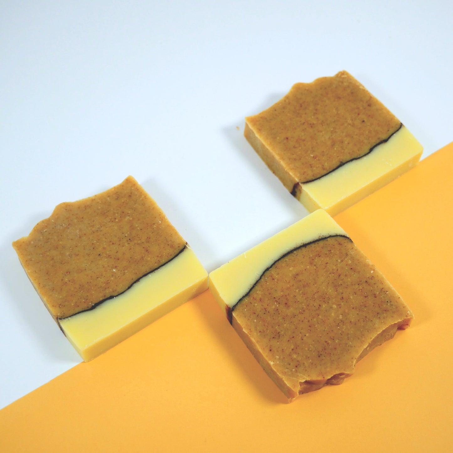 Naturseife "Haferflocken-Kurkuma", handgemacht, bio, Rohstoffe in Glas, plastikfrei, ätherische Öle