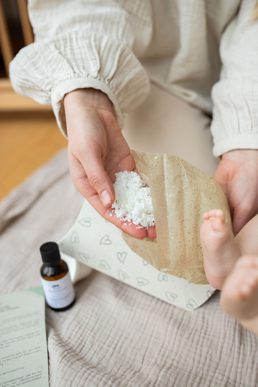 DIY-Seifenkit für Muttermilchseife aus Mandelseifenflocken für Babys & Kinder, plastikfrei, Rohstoffe in Glas, bio